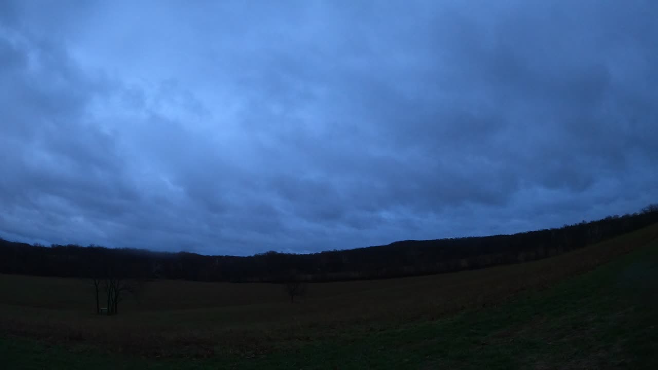 Sun ☔ Rise 11 29 25 40f/4c