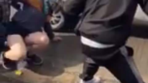 She Fell Off Her Bike—What These Strangers Did Next Was Unexpected!
