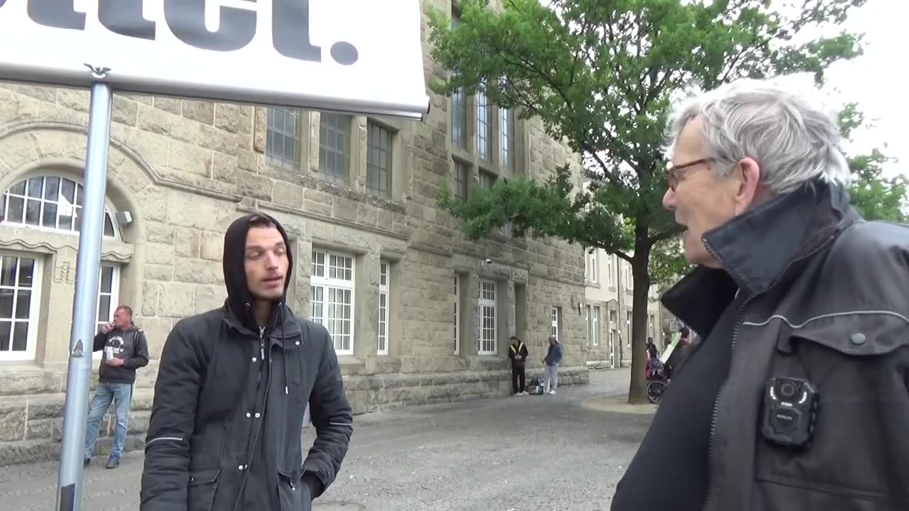 Szene: Zeugnis von Janek