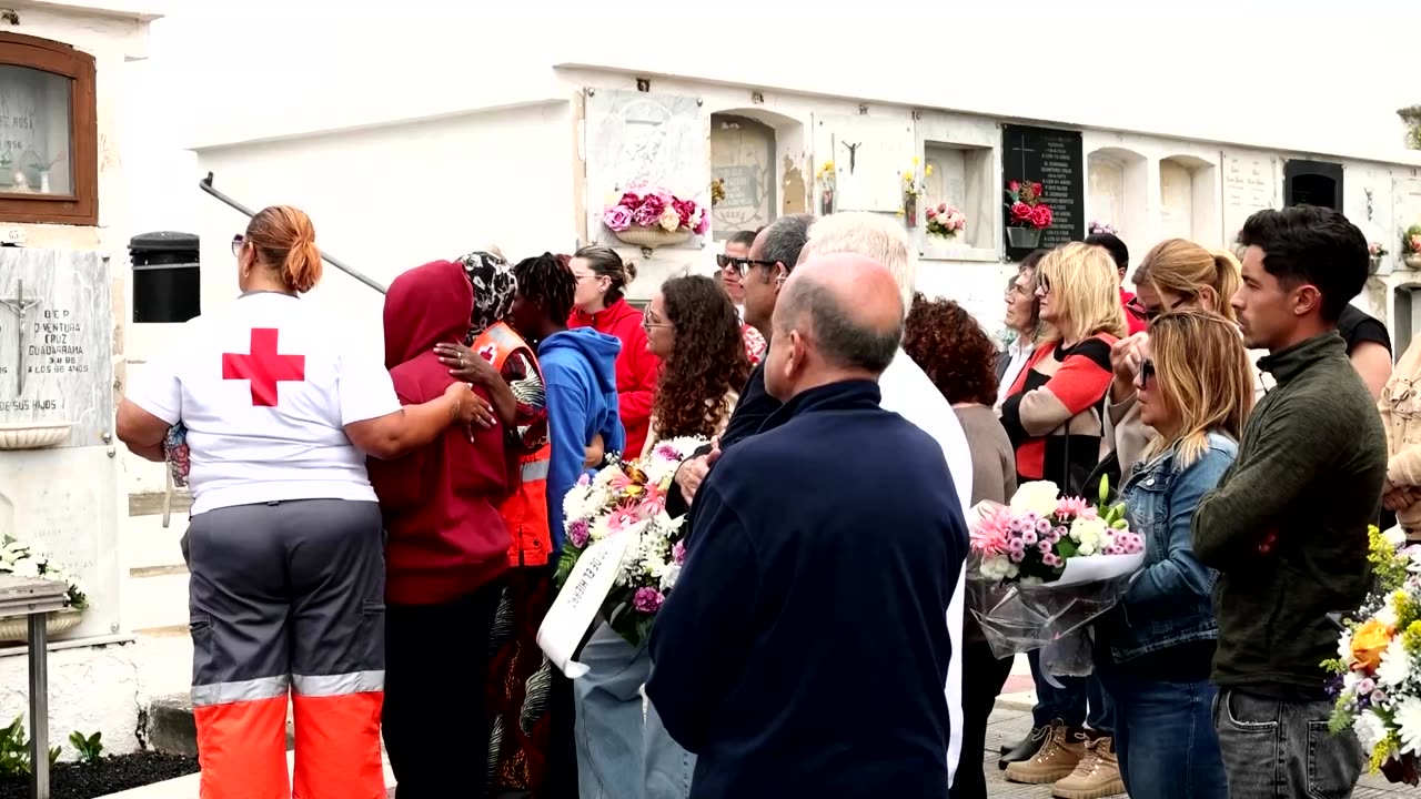 Migrant children who died meters from shore buried in Canary Islands