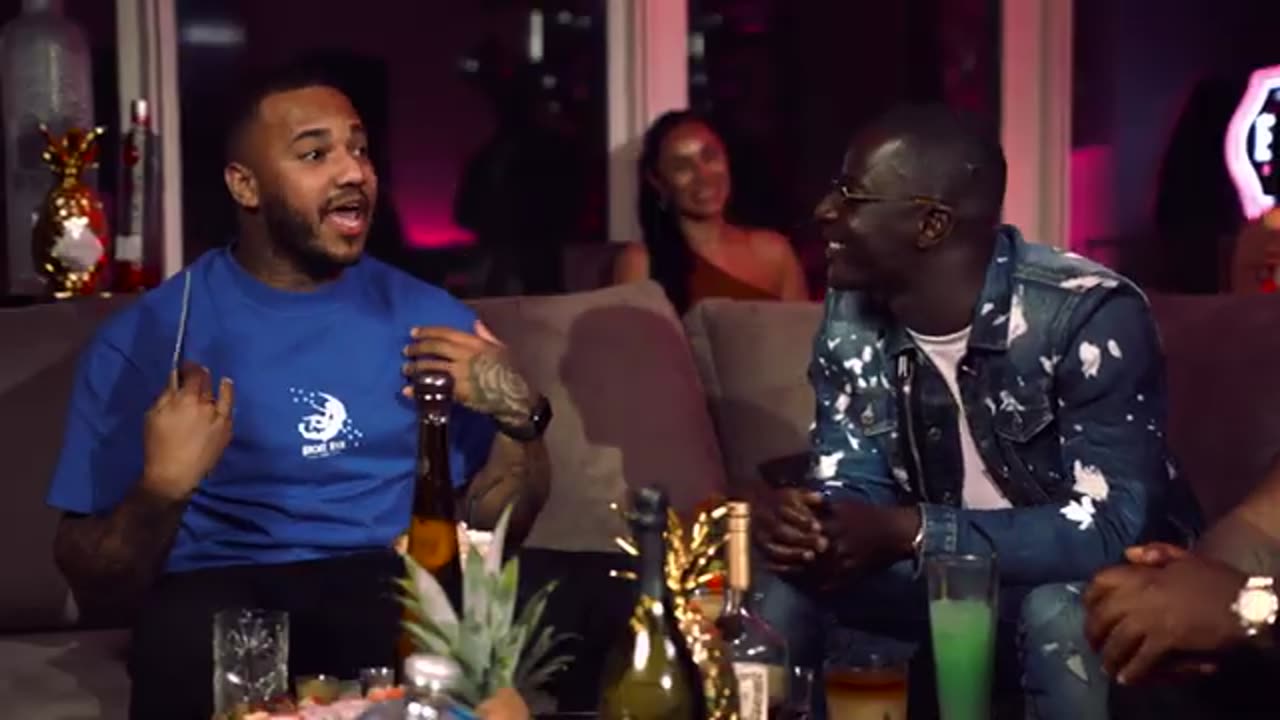 Chivv en price bij podcast toxcity