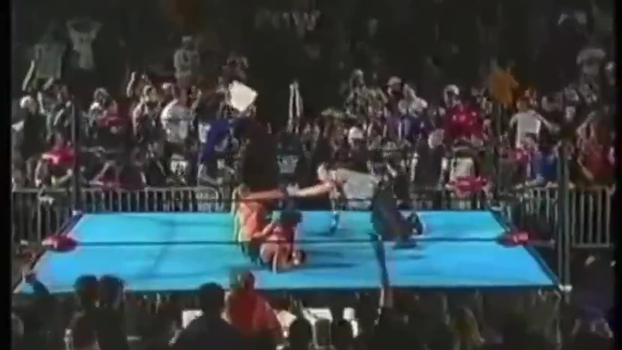 Take me back to 90’s wrestling 🤼😂
