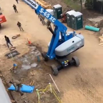 ICE agents take control of job site from construct