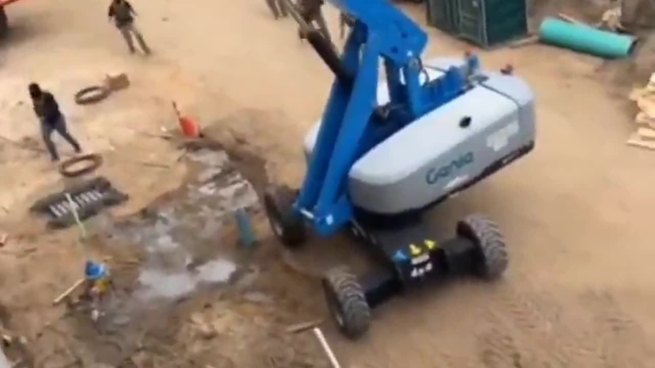 ICE agents take control of job site from construct