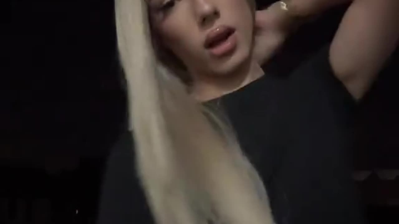 Give a chance to this tgirl now