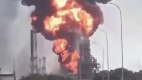 Large explosion, fire at chemical and crude oil plant in Anzoátegui state of Venezuela.
