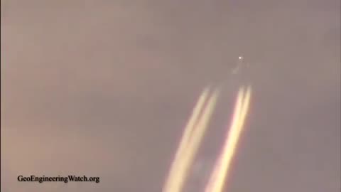 Undeniable Footage Of Jet Aircraft Spraying