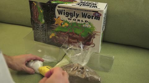 Wiggly Worm World unboxing