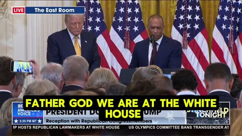 We Thank God For Our President Trump (CC)