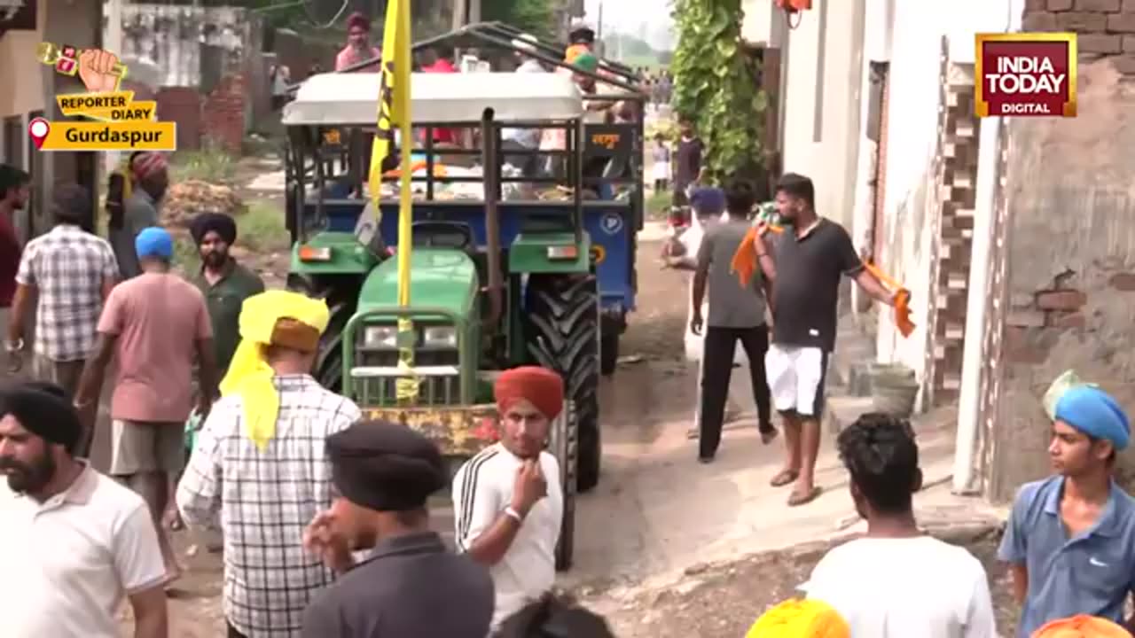 Punjab_Floods__7_Border_Districts_Hit,_Locals_Lead_Aid_Efforts_in_Gurdaspur___India_Today_News