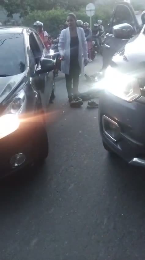 ¡Otra tragedia! Motociclista quedó atrapado en las llantas de un tractocamión en Girón