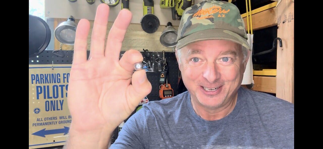 (Youtube banned this video) Kentucky Deluxe Rifle build melting lead casting roundballs