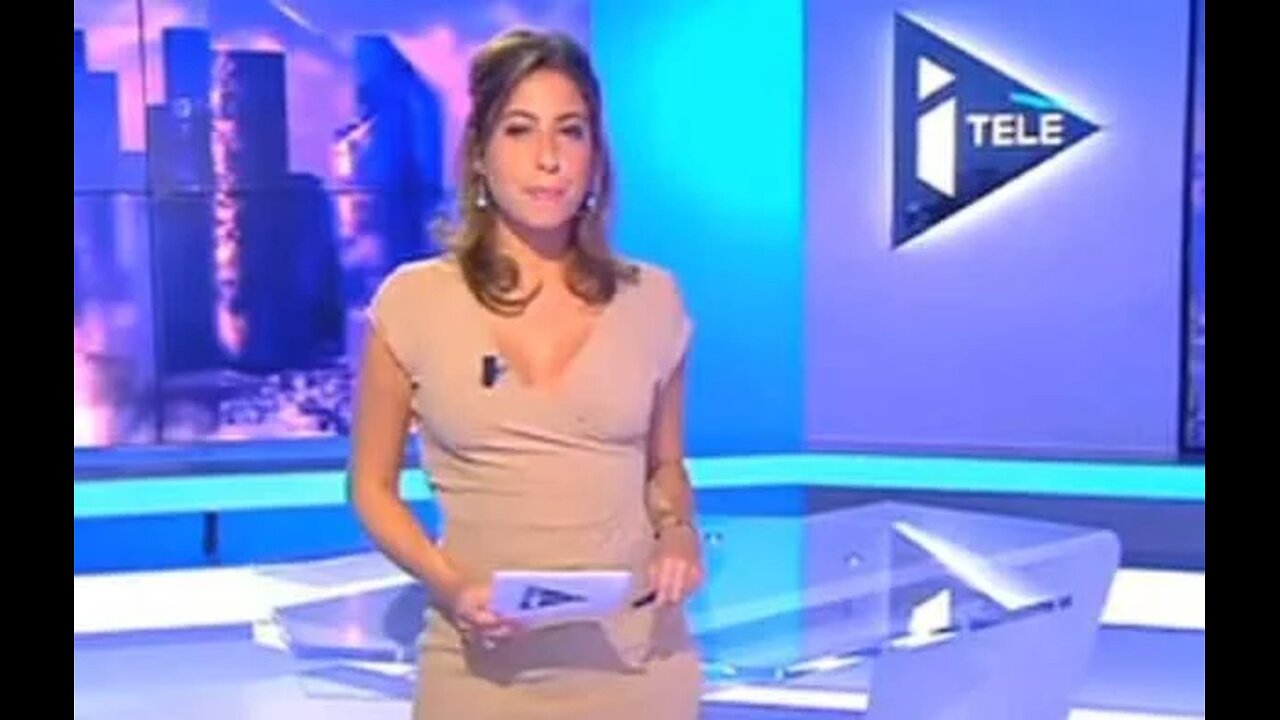 Léa Salamé parle de son décolleté sur i-Télé, et la séquence devient culte [Flokossama]