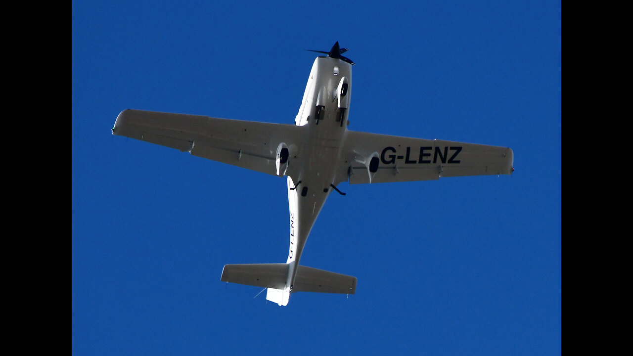 G-LENZ NEARLY CRASHED INTO MY HOUSE UNSAFE FLY REPORT TO THE CAA: 40581
