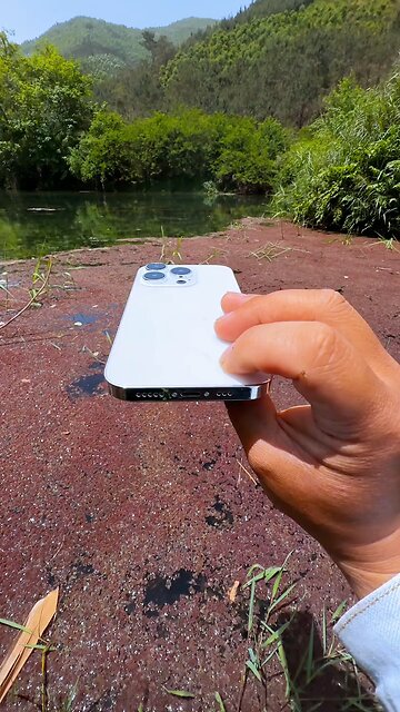 "Underwater iPhone Camera Test – Real Footage!"
