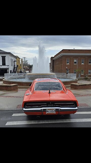 The General Lee jumped the fountain today in Somerset