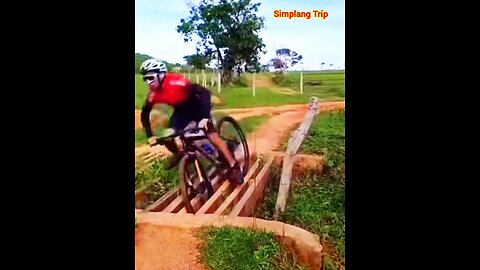 Simplang Trip 106: Crossing bridge with bicycle accidentally became push-ups exercise.