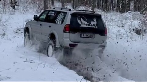 Mitsubishi Pajero Sport V6 vs Snow Hill 💪