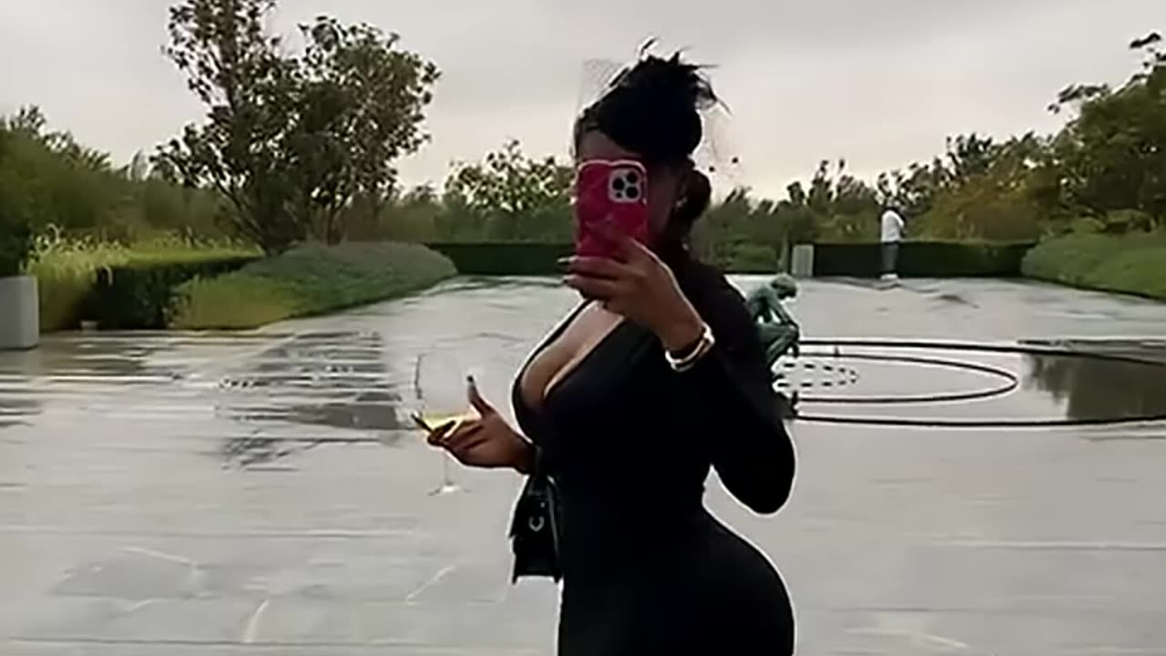 OPRAH FERRARI