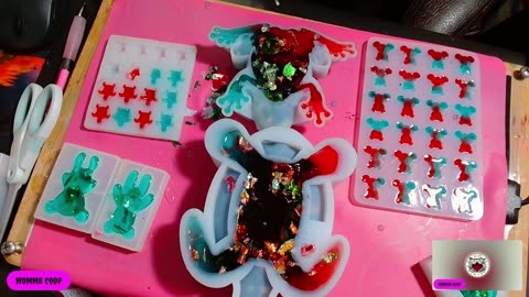 Momma Coop's Got The Pour