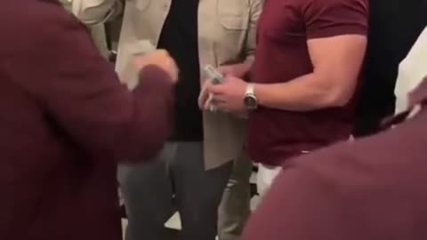 Petrecere Rapid Bucuresti. Dedicatii pentru Steaua si Dinamo. Las liber la comentarii 😀