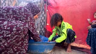 Fancy footwork amid ruins: teaching Gaza's children to breakdance