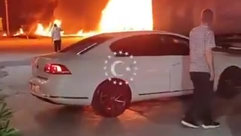 🇹🇷 A truck carrying chemicals caught fire in Samsun,