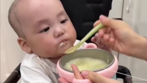 New technique unlocked to feed the babies 😂😂👌|
