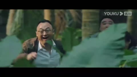 Thrilling! Horror shark jumps out of land and almost swallows the swinging gi