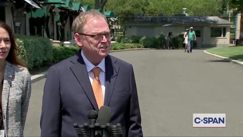 Kevin Hassett Speaks to Reporters About Tariff Policy and Federal Reserve Chair