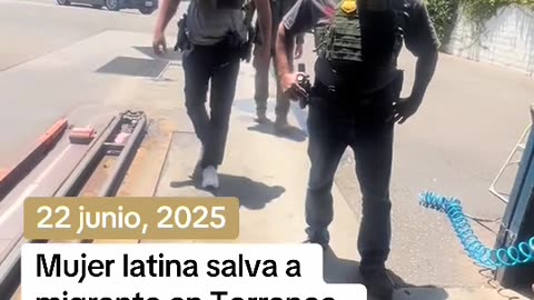 MUJER LATINA SALVA A INMIGRANTE DEL #ICE