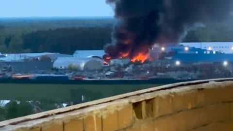 🔥 Podolsk, Russia: an industrial zone was hit, over 1,500 m² in flames.
