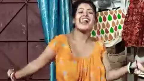 Viral lady dance