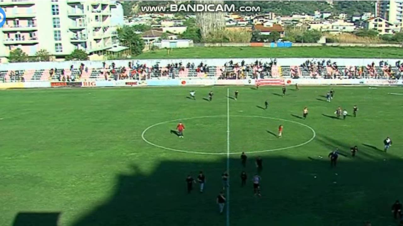 Flamurtari besa, goditet trajneri