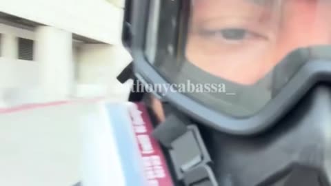 LA California: Tensions rise as hundreds of protestors confront DHS/ICE