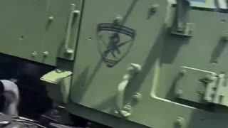 USA - Federal agents spotted in Chicago this morning. It's about to get real! national gaurd