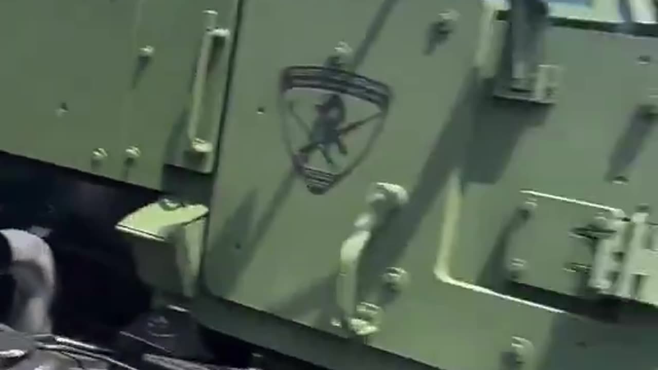 USA - Federal agents spotted in Chicago this morning. It's about to get real! national gaurd