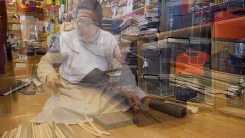 The Amazing Traditional Process of a Grandfather Making Korean Paper