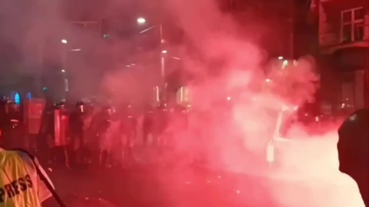 Belgrade Protesters Call for Civil War and Destruction of Serbia — Totally Organic, They Say