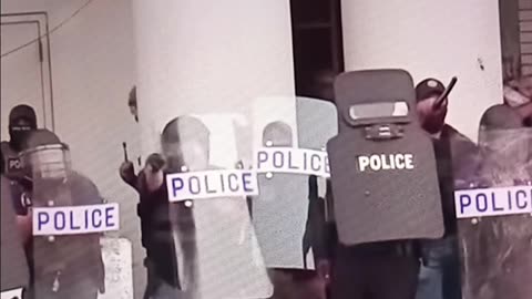 Chaos breaks out in LA over ice arrests