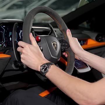 ASMR of a stunning green Lamborghini Revuelto 2024 (sound on!)