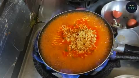 It’s NOT Ramen… It’s NOT Rabokki… So What Is It?! The School Kids’ Favorite Korean Street Food!