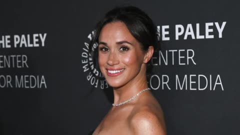 Meghan Markle’s BATH SALT SCANDAL Experts WARN of Skin Burns – Could She Be SUED