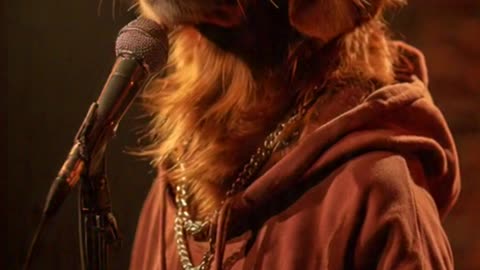 The video is made with AI, it may be artificial.