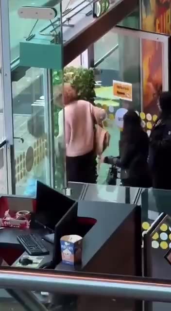 LifeHack: How to get into the cinema for free?