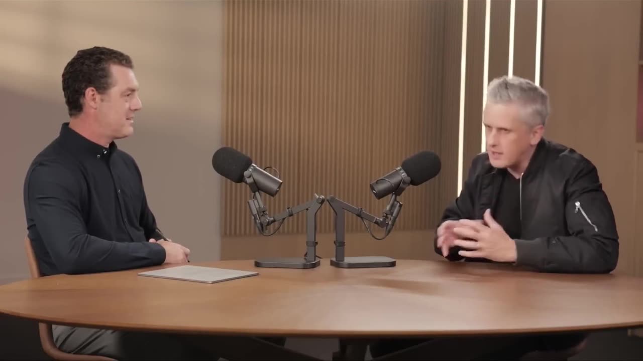 Capital Constraints Fuel Innovation - Aaron Levie and Matthew Berman #startups #ai #capital