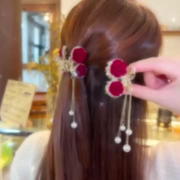 Elegant Vintage Rose Hair Claw Clips – Red Floral + Rhinestone Elegance