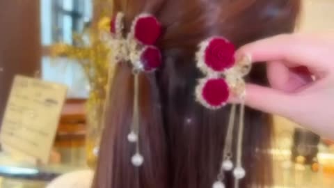 Elegant Vintage Rose Hair Claw Clips – Red Floral + Rhinestone Elegance