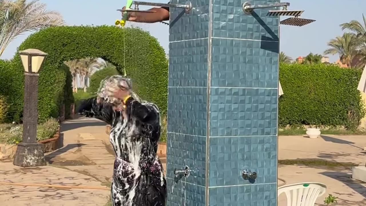 "Shampoo Prank in the Shower – They Couldn’t Rinse It Off!"