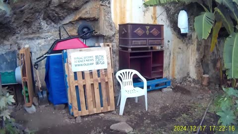 241217B___Madeira_NS-404,_got_some_free_furniture_for_cave_and_garden.(1080p)